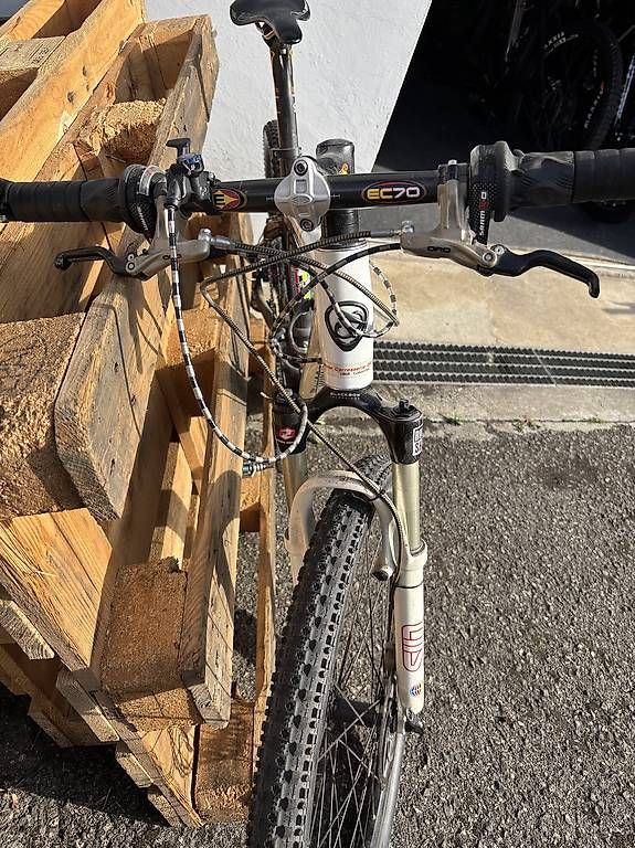 Merida Vélos: Merida Carbon FLX 2000 taille 46 / 18 pouces – D'occasion à Monthey par yan_5llr 2