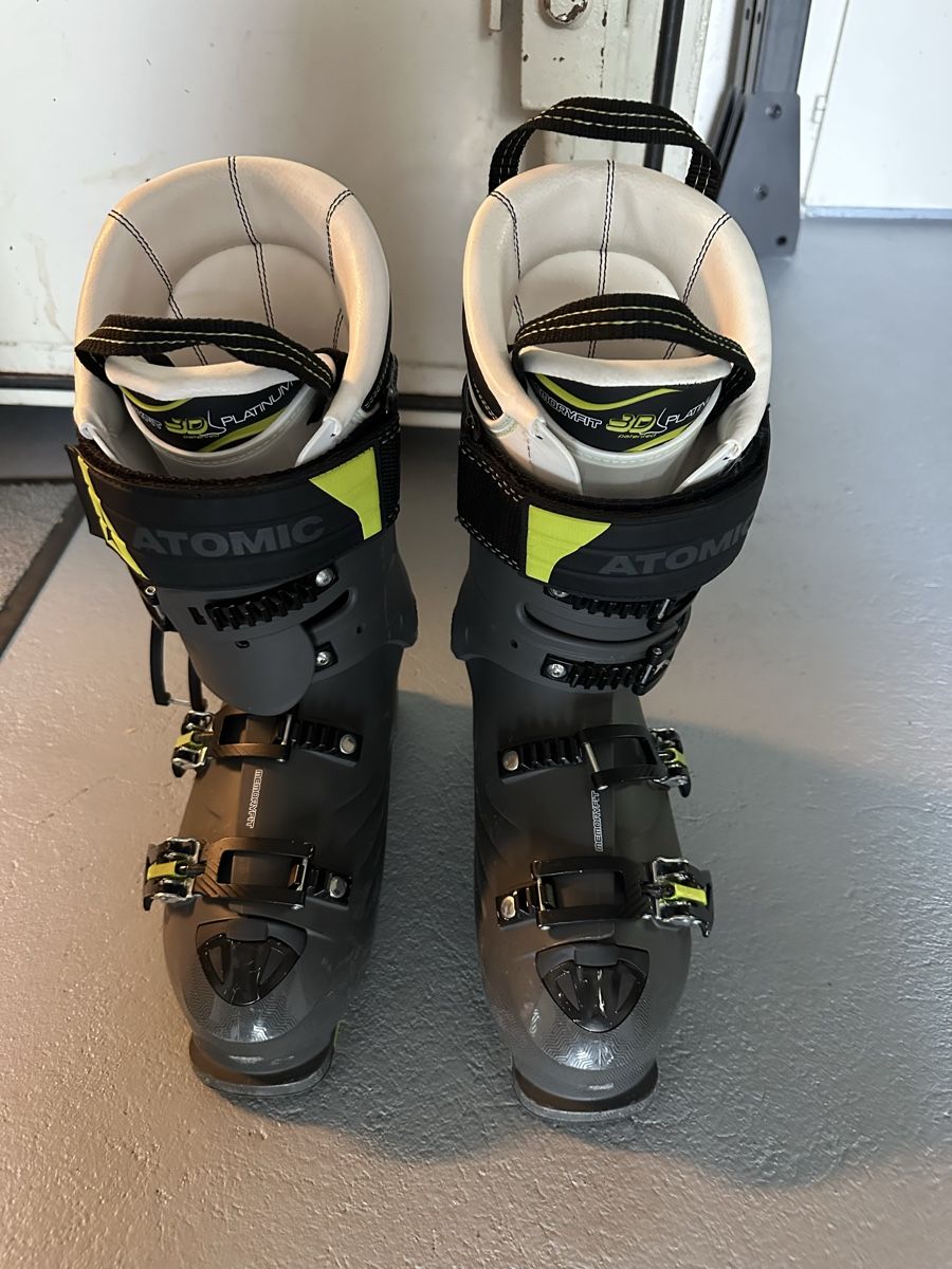 Atomic Chaussures hommes: Skischuhe Atomic – D'occasion à Windlach par Joice14