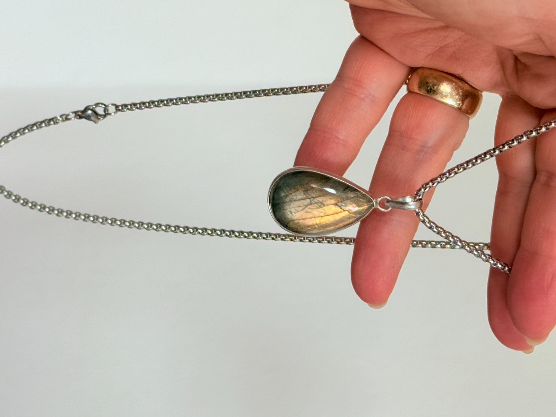 Colliers: Collier avec Labradorite – Neuf avec emballage d'origine à Genève par AWWA 9