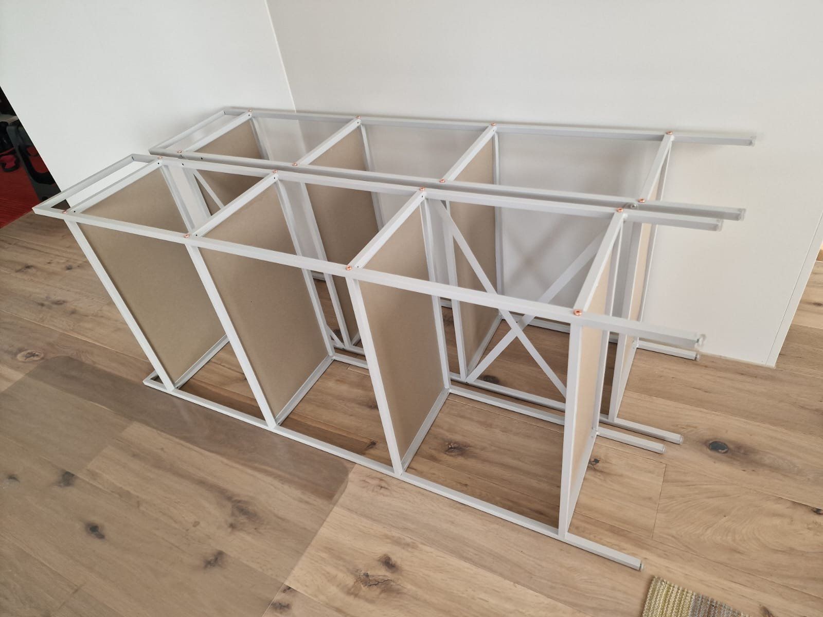 Scaffali: IKEA  4-stöckiges Metallregal x 2 – Usato da Meisterschwanden venduto da dan_7k2p 6