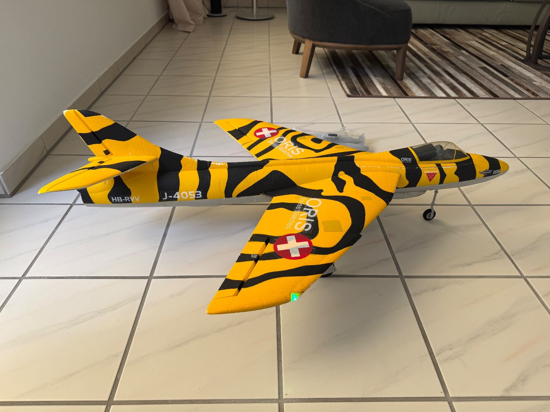 Modellismo RC: Hawker Hunter, 70mm EDF Jet, Spw. 850mm, Dynam – Usato da Zumikon venduto da Bmerz 7