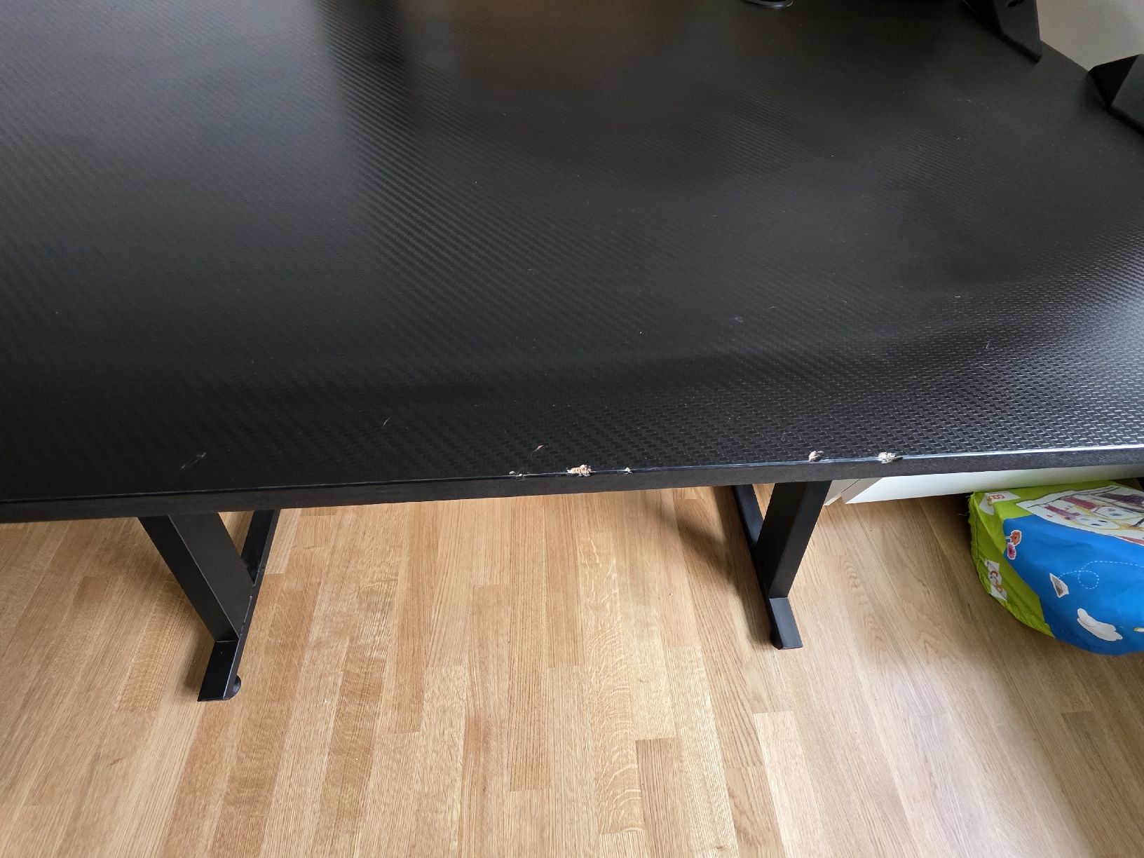 Schreibtische: Scrivania da gioco nera usata buon stato  – Gebraucht aus Steinhausen von puz_zt52 1