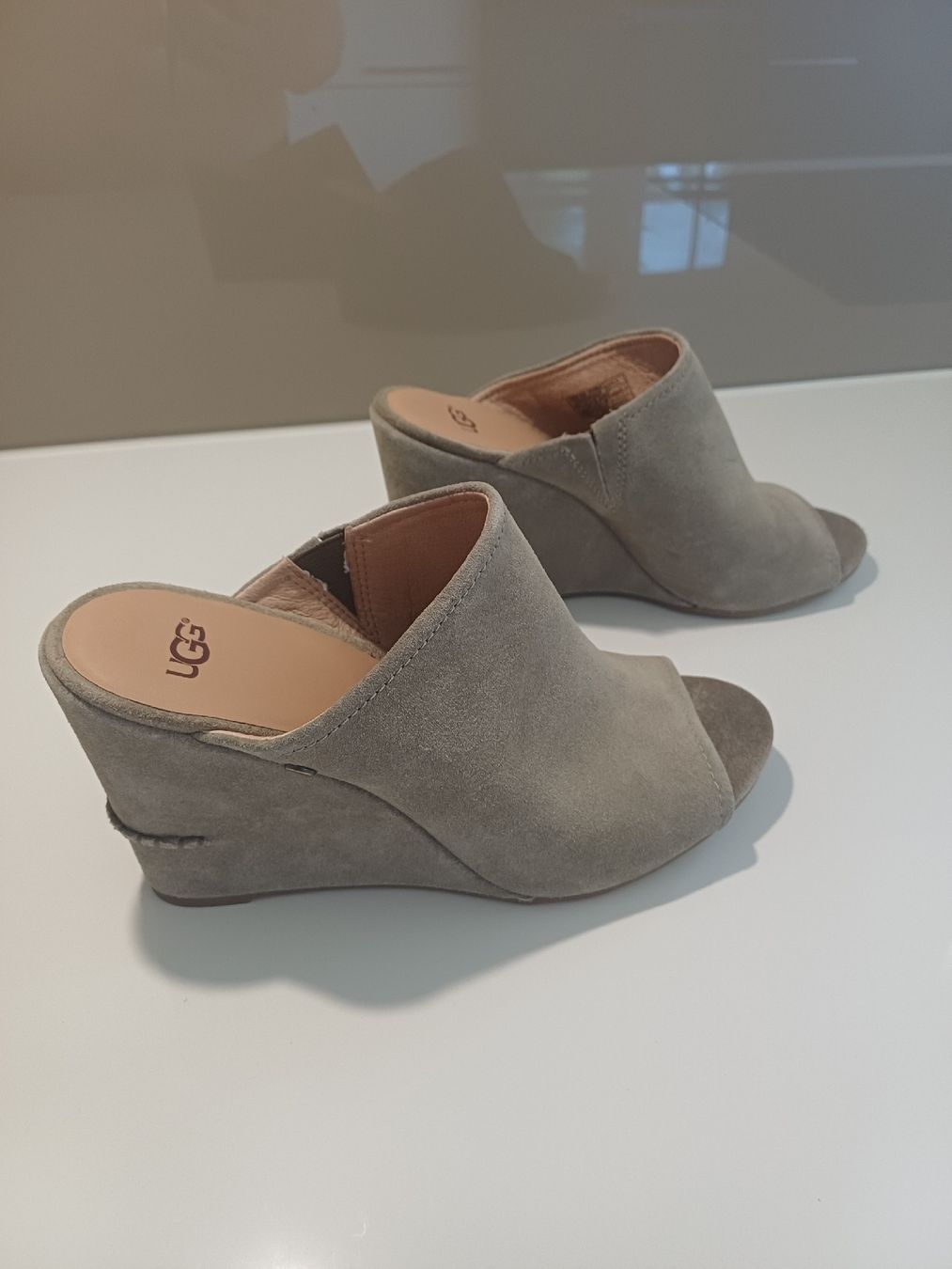 Ugg Scarpe da donna: tolle, 1x getragene UGG Keilsandalen – Nuovo (secondo la descrizione) da Goldach venduto da Requiliz