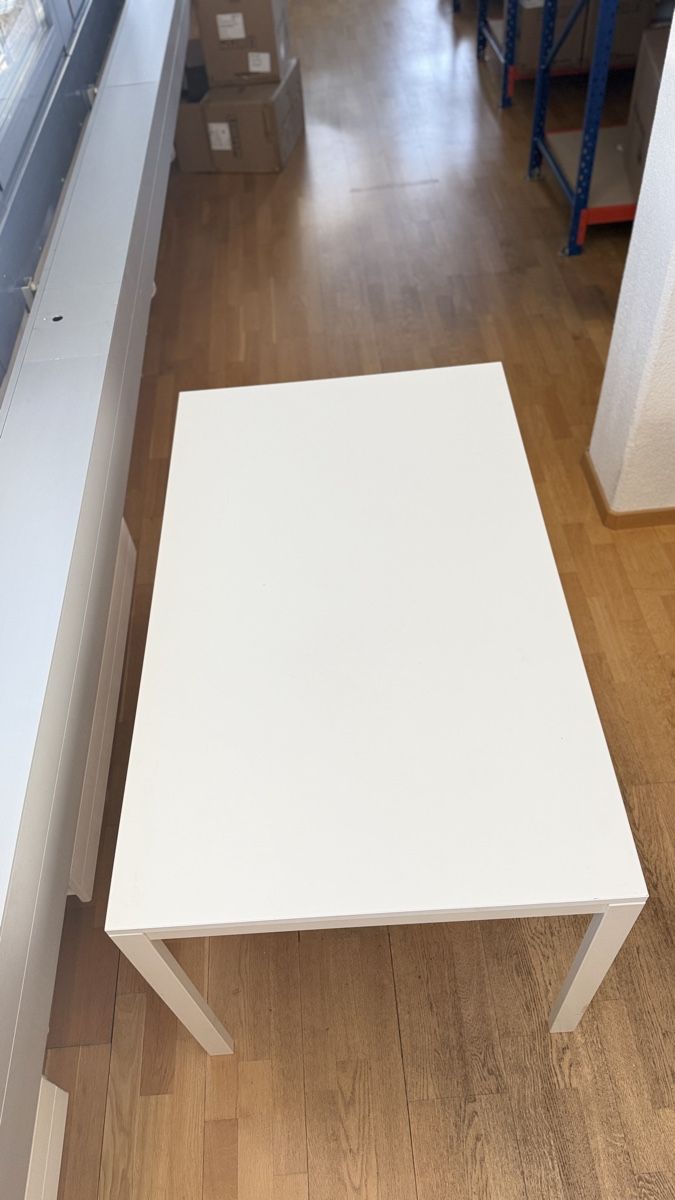 Ikea Tische: White rectangular table Metal frame Used condition – Neu (gemäss Beschreibung) aus Schwerzenbach von Thia 2
