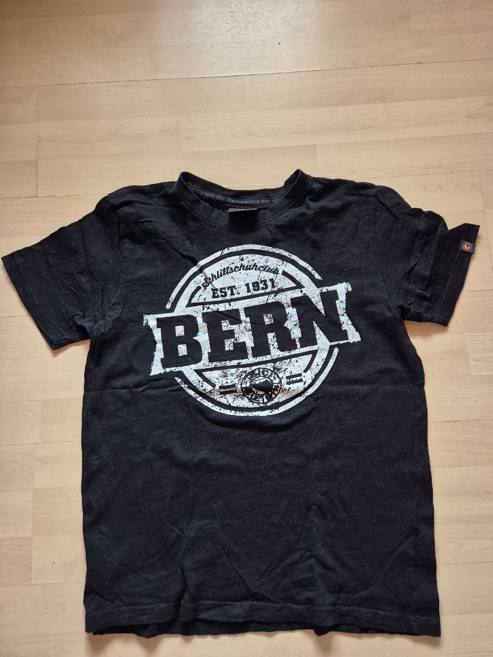 T-shirt: T Shirt, SCBern, M – Nuovo (secondo la descrizione) da Walkringen venduto da Levisticum