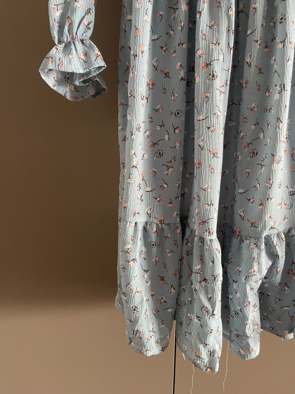 Kleider: Sommerliches Midikleid, Gr.M, hellblau mit Blumen – Gebraucht aus Rheineck von FGeissler 4