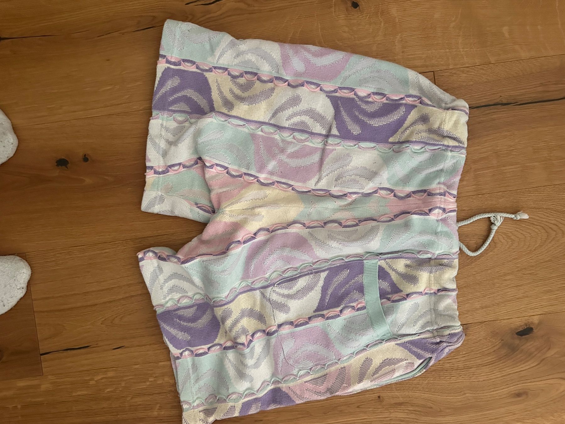 Pantaloni: supreme shorts – Usato da Toffen venduto da manimatter 1