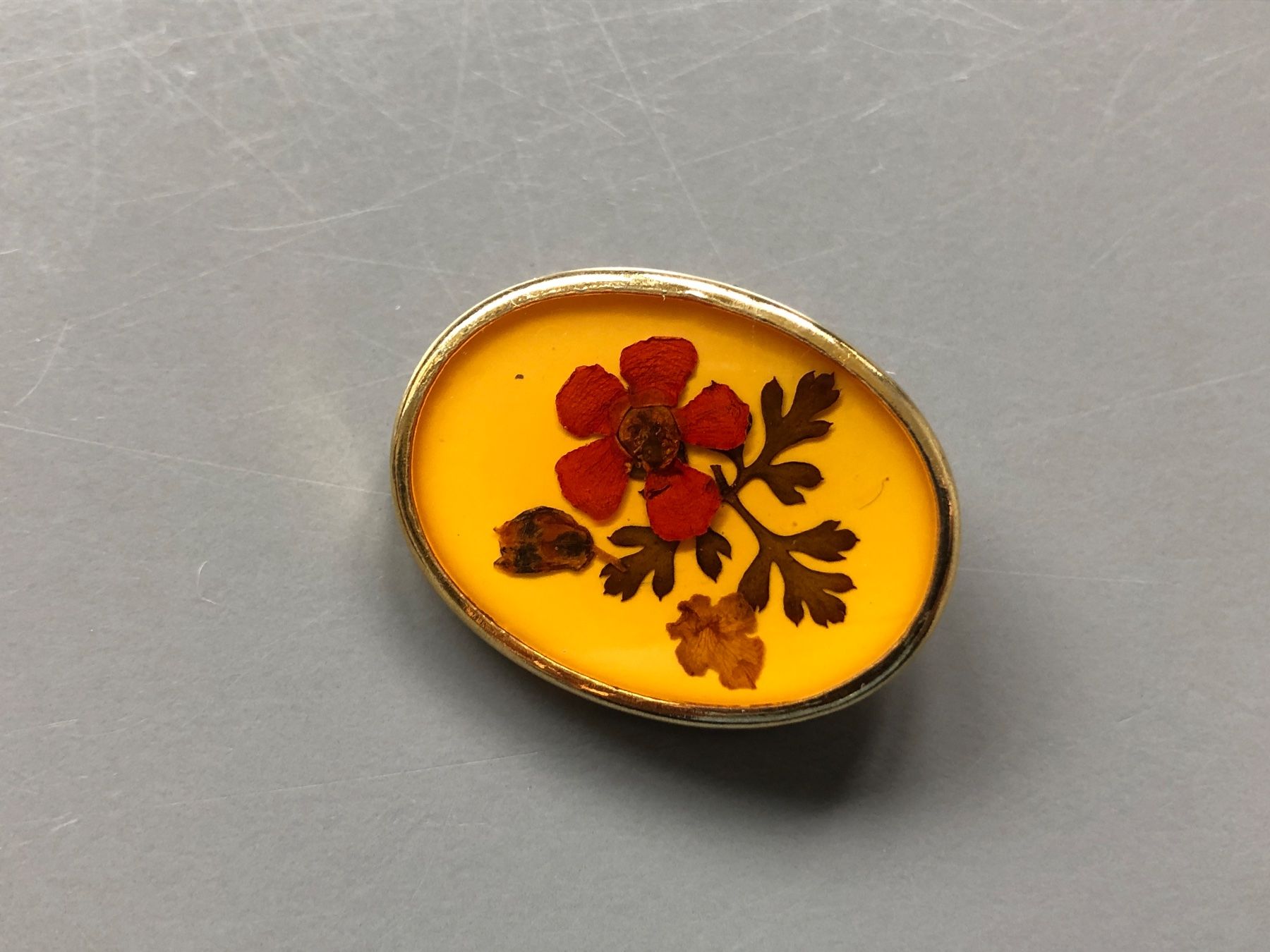Spille & Fermagli: Antike Blumenbrosche – Usato da Zürich venduto da ehupp