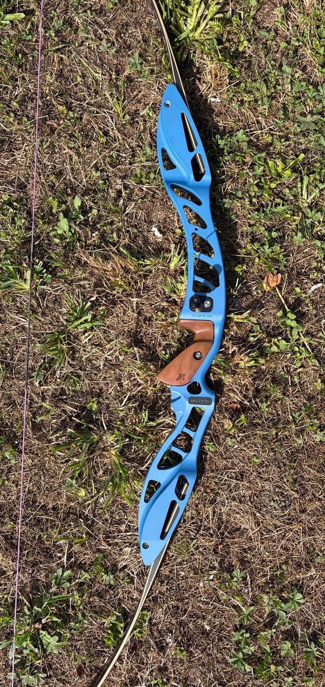 Hoyt Tiro con l'arco: Hoyt Riser / Griffstück XD 25" Formula RH – Usato da Küttigen venduto da disel65 2