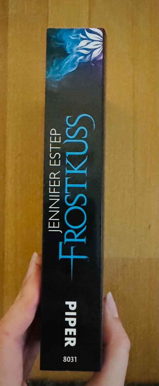 Bücher: Frostkuss- Jennifer Estep – Neu (gemäss Beschreibung) aus Bettwil von bellis_perennis_222 2