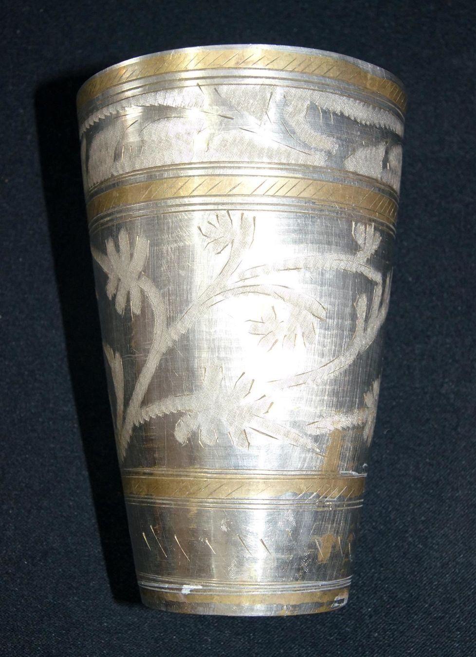 Verres: Alter Lassi-Becher aus Indien – D'occasion à Geroldswil par ARTEFACTO 4