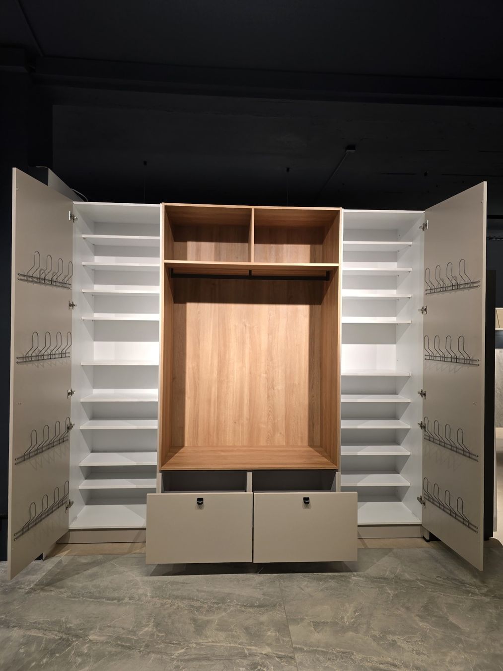 Guardaroba: Garderobe / Garderobenmöbel / Schuhschrank – Nuovo (secondo la descrizione) da Niederlenz venduto da stiiifff_85 1
