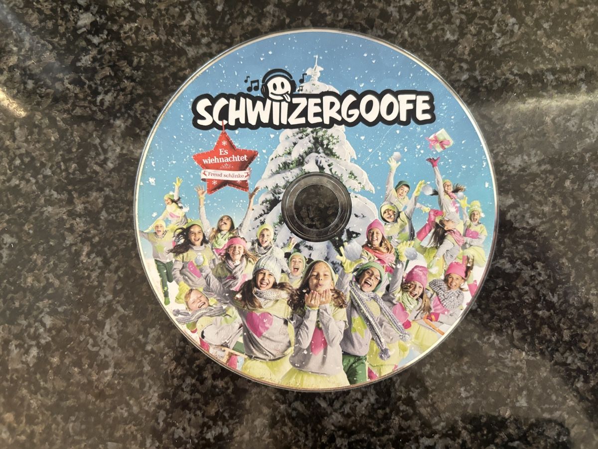 CDs: CD Schwiizergoofe Es weihnachtet. Freut euch. – Gebraucht aus Grosswangen von Sunnyday35