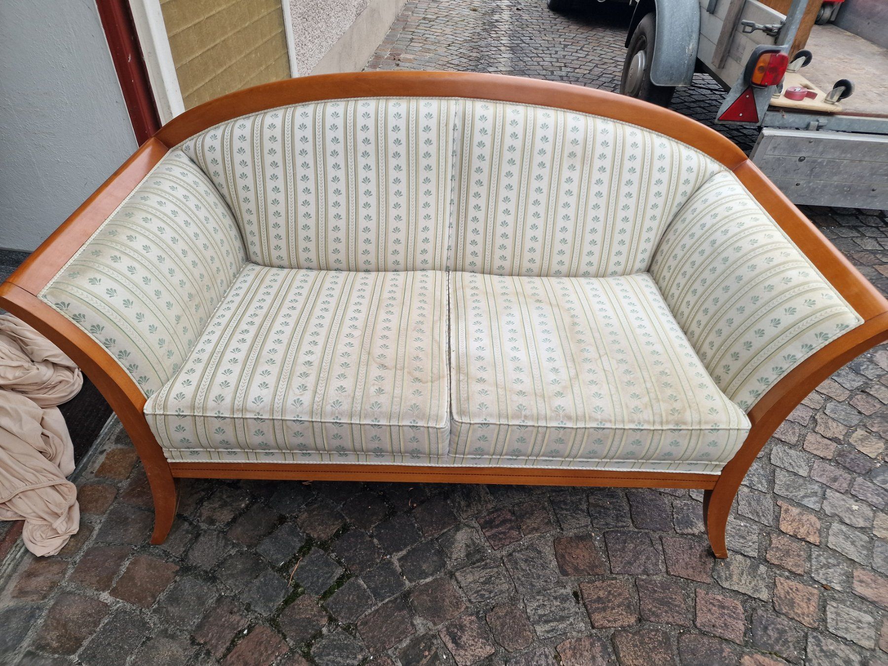 Divani: Schönes Zweiersofa – Usato da Salenstein venduto da Jr68 1