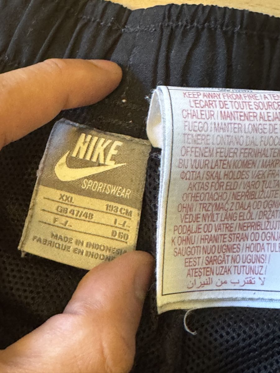 Nike Pantaloni: Nike Sporthose / Jogginghose baggy – Usato da Bern venduto da pablito01 3