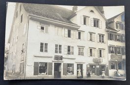 Uster ZH/Wohnhaus mit Geschäften. Damen-Konfektion, 1911