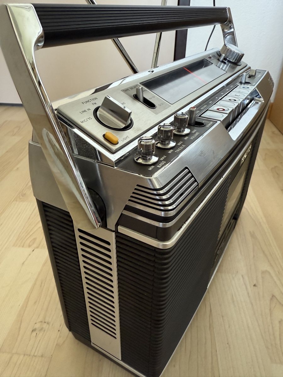 Sony Radio: SONY CF-580 Ghettoblaster Boombox 1976 – Usato da Zürich venduto da Geniuss 1