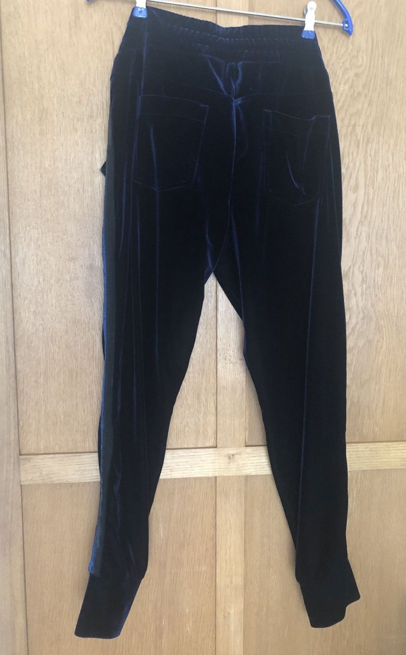 Cambio Hosen: Cambio Hose aus Samt Gr. 36 – Gebraucht aus Zürich von galble