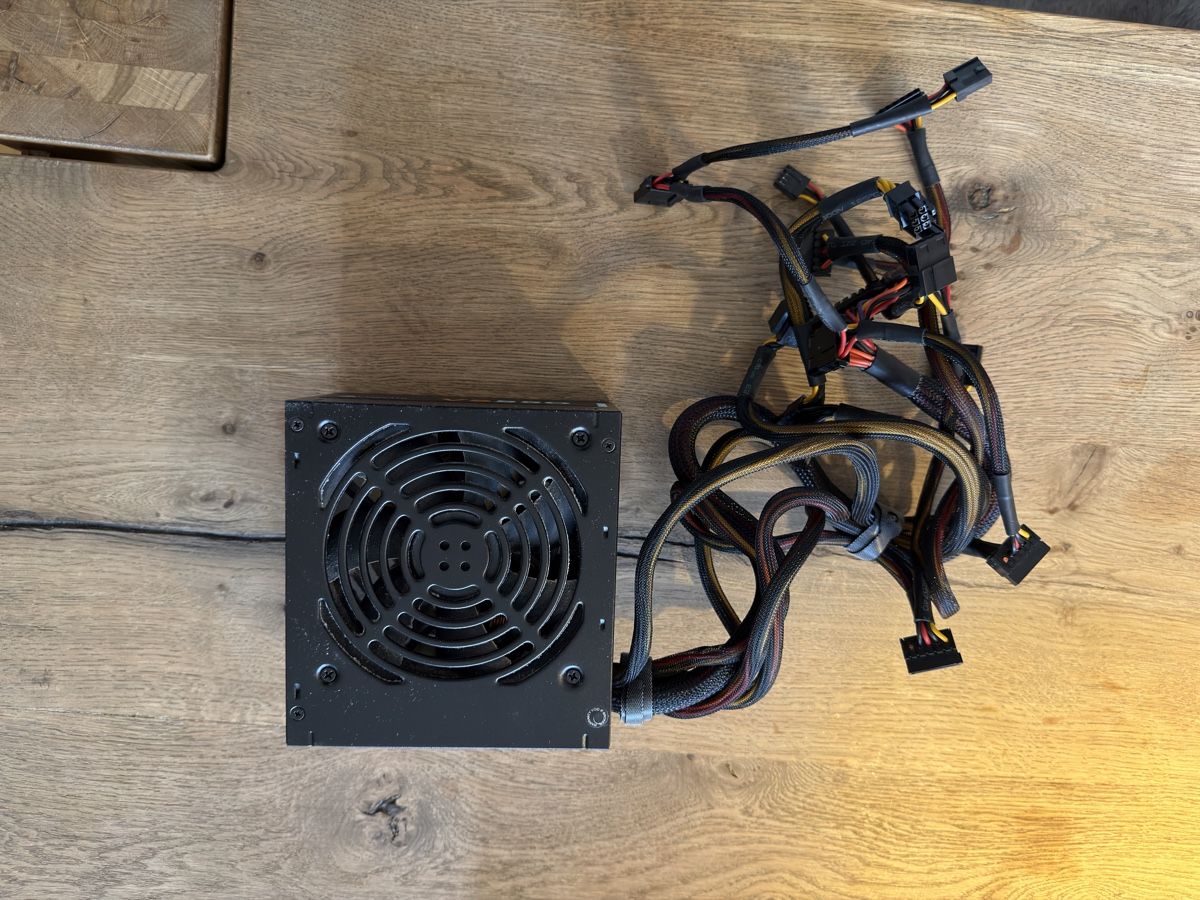 Composants électroniques: Netzteil Komputer – D'occasion à Ebikon par Ricky2004 1