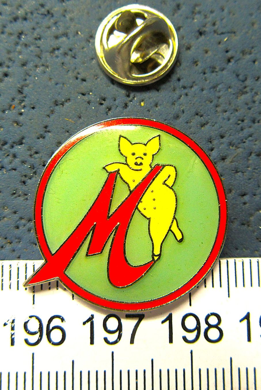 Swiss Plaketten & Abzeichen: M SAU SCHWEIN PIN – Gebraucht aus Ettingen von Hausi4711