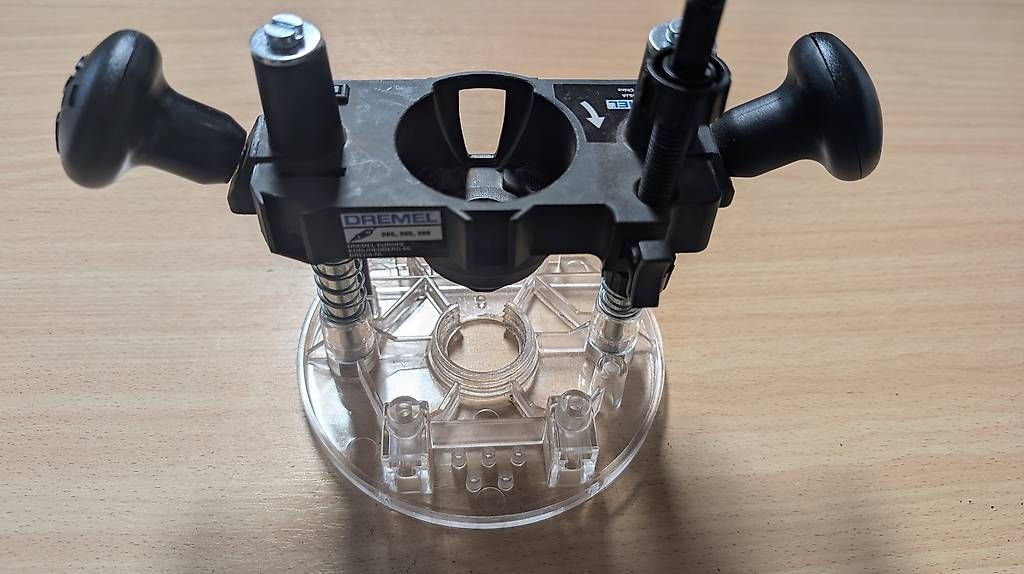 Tutte le macchine: Dremel Attache d'ébauche 335 – Usato da Renens VD venduto da arochat 3