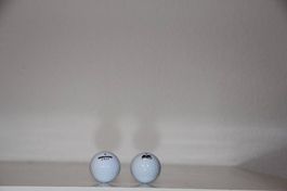 2 Golfbälle pro
