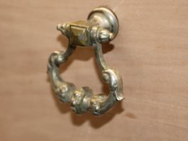 antiker Fallgriff / Zugring