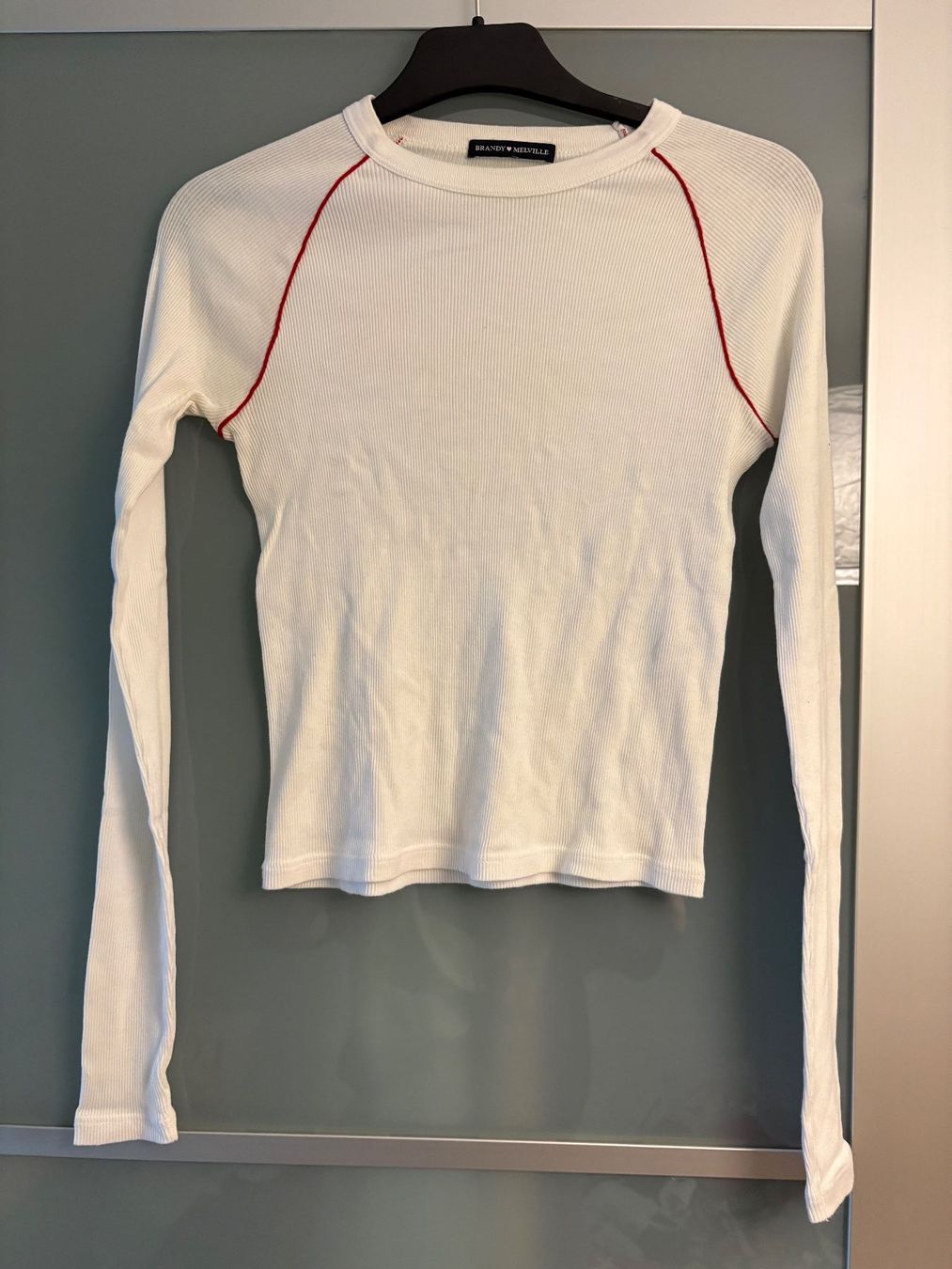 Brandy Melville Tops: BRANDY MELVILLE Top - Size S – Gebraucht aus Muzzano von Sidney_3