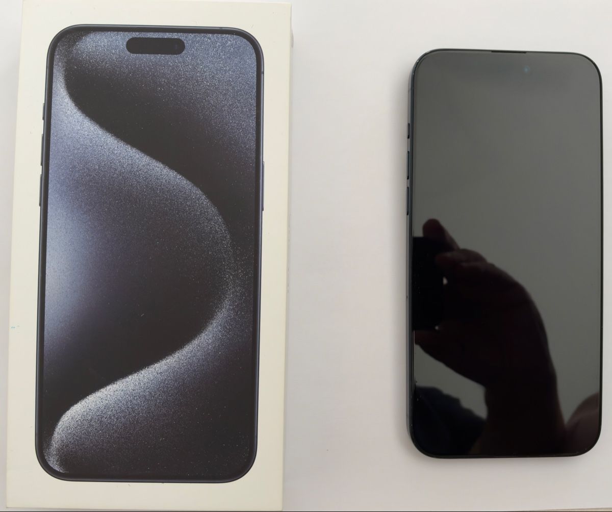 Apple Portables: iPhone 15 pro max – D'occasion à Minusio par Cassius6 3