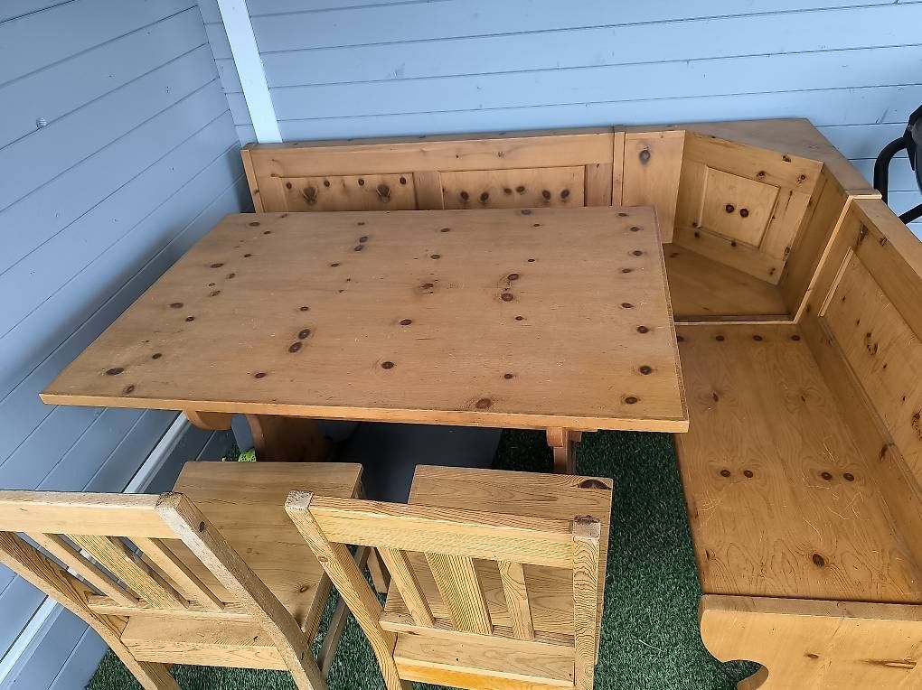 Tables: Holztisch mit Eckbank – D'occasion à Hallwil par chnusber 3