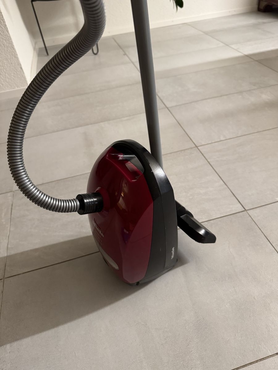 Jouets: Kinder-Staubsauger Miele gebraucht – D'occasion à Dübendorf par briegsession 2