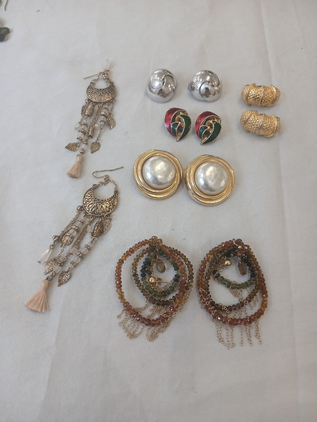 Altri gioielli: lot paires de boucles d'oreilles  – Usato da Genève venduto da Mamaison2026