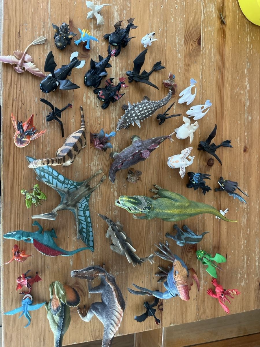 Giocattoli: Dinosaurier und Drachen  – Usato da Rickenbach LU venduto da Haefliger03