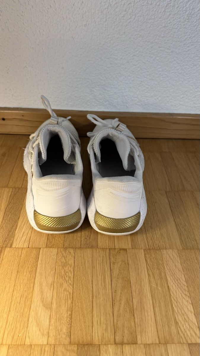 Under Armour Herrenschuhe: Under Armour Hallenschuhe – Gebraucht aus Kloten von S_m00 2
