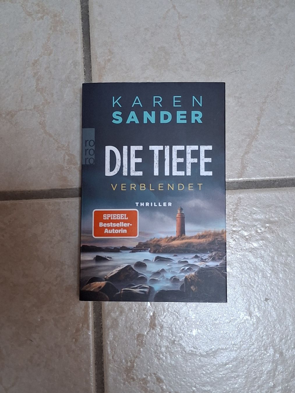 Livres: Karen Sander die Tiefe Verblendet – D'occasion à Wilderswil par janabe