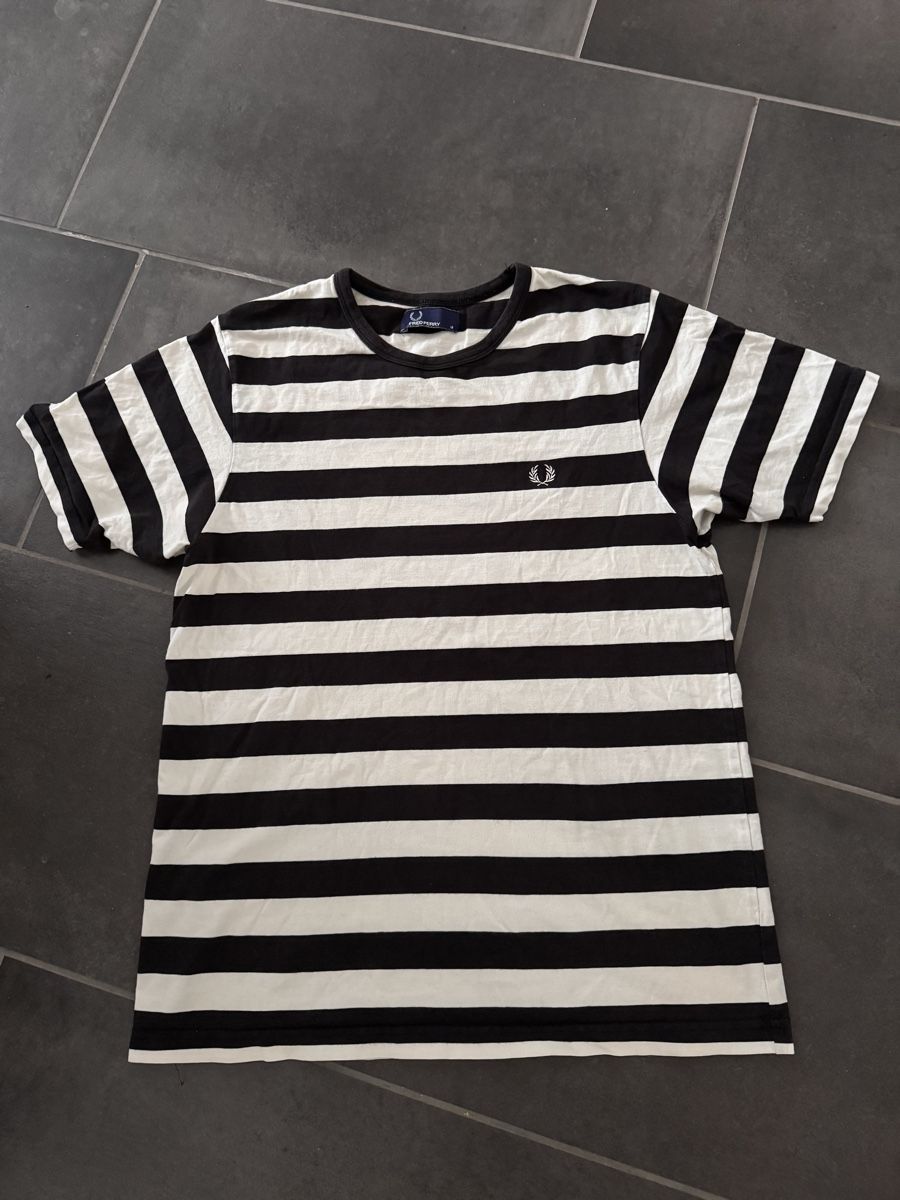 Fred Perry T-shirt: Fred Perry T-Shirt Gr. S – Usato da Frauenfeld venduto da Reto89