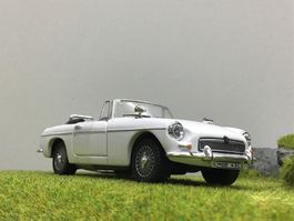 Weisses MGB Modellauto, Top Zustand, Sammlerstück! 1:43