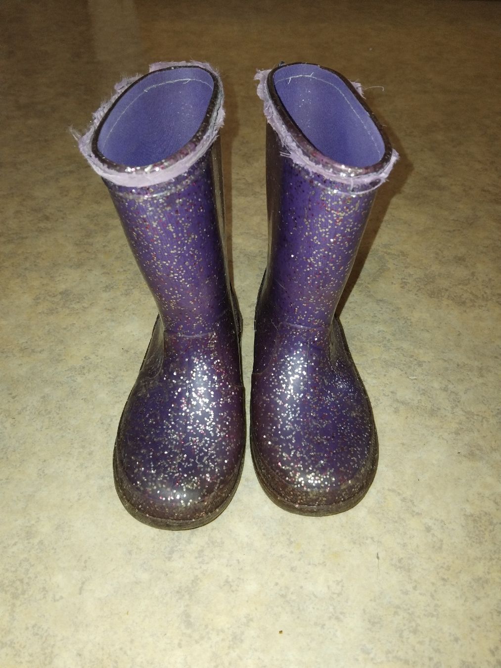 Chaussures filles: Gummistiefel – D'occasion à Betschwanden par mel_yrp5