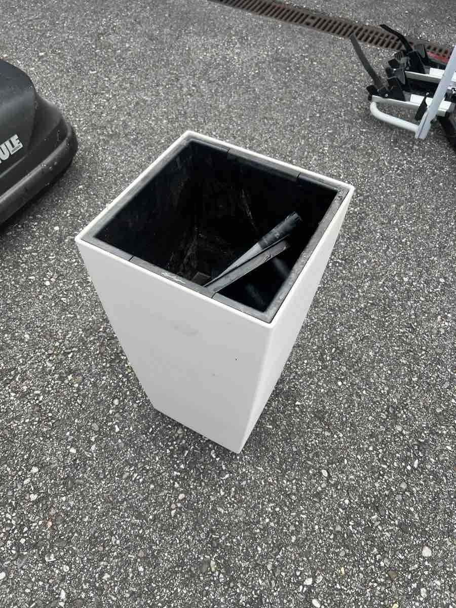 Vasi per fiori: Blumentopf weiss rechteckig ink. Blähton – Usato da Boningen venduto da LAZ