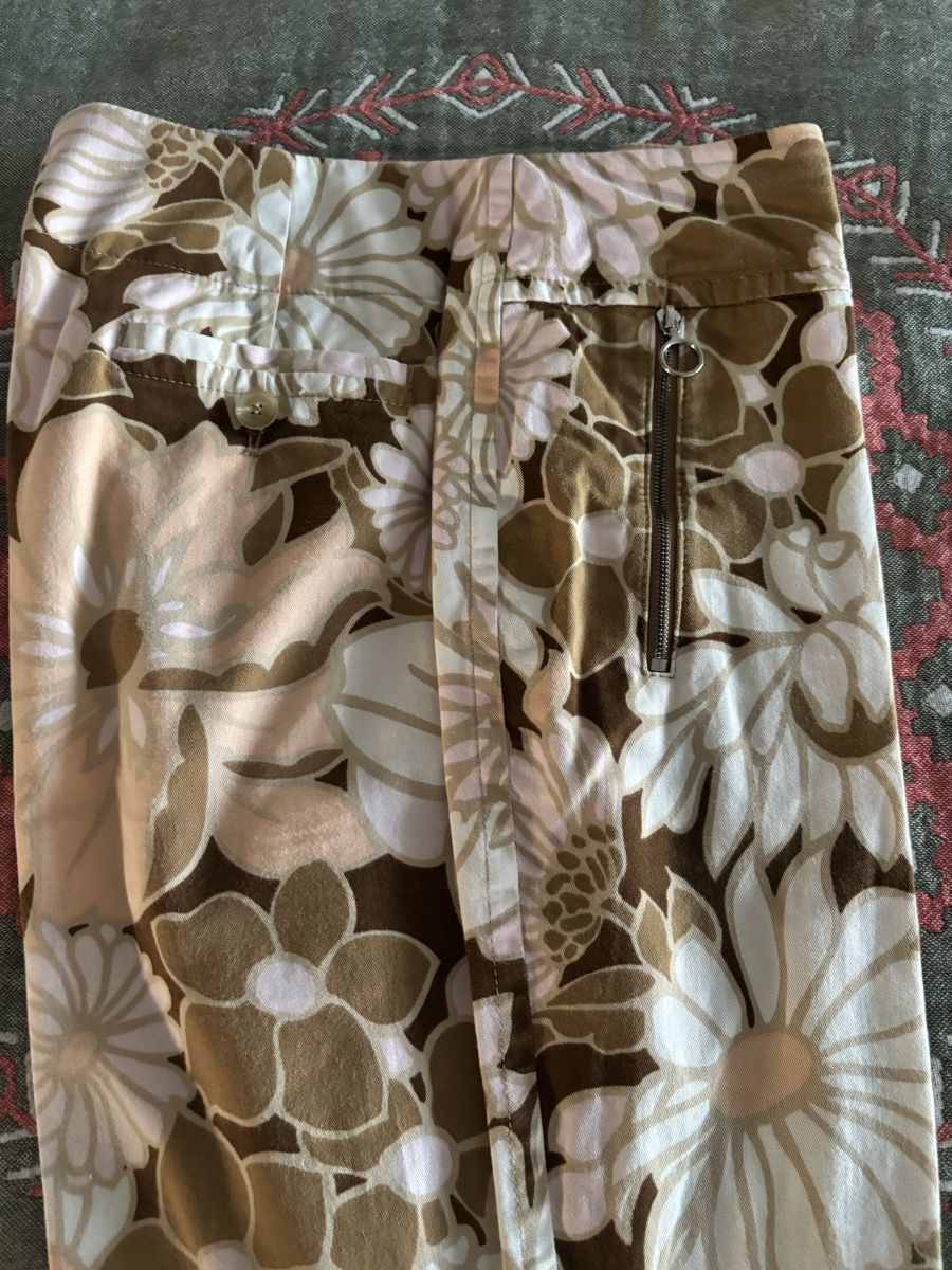 Windsor Hosen: Windsor Stoffhose Blumenmuster Gr. 38 beige braun – Gebraucht aus Salenstein von Silly...0 2