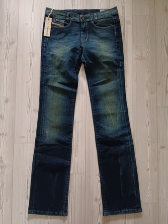 Jeans DIESEL SOOZY  Neuf / neu  Taille / Grosse W28 L34.....