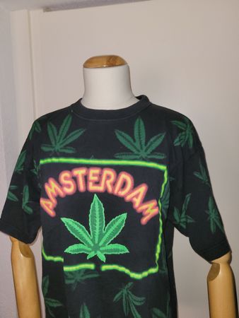 Amsterdam T-Shirt, Grösse L, Hanf-Muster, Sommer-Look!