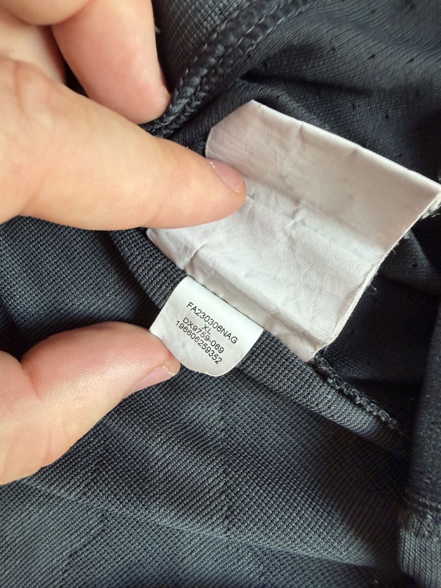 Canottiere & Pantaloni: Original PSG third 23/24 Player Version – Nuovo (secondo la descrizione) da Aarberg venduto da marcoo237 5