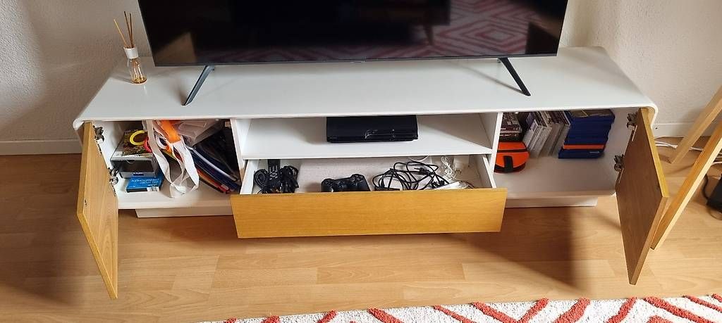 Meubles TV: TV Möbel weiss mit Eiche – D'occasion à Bern par nic_9w29 2