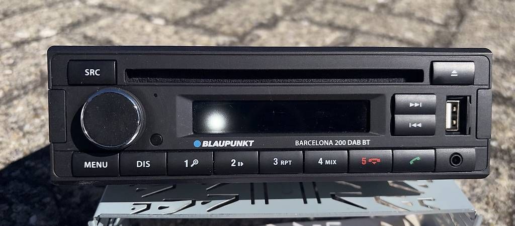 Radio: Blaupunkt Barcelona 200 DAB BT – Usato da Schüpfen venduto da ber_p8tv