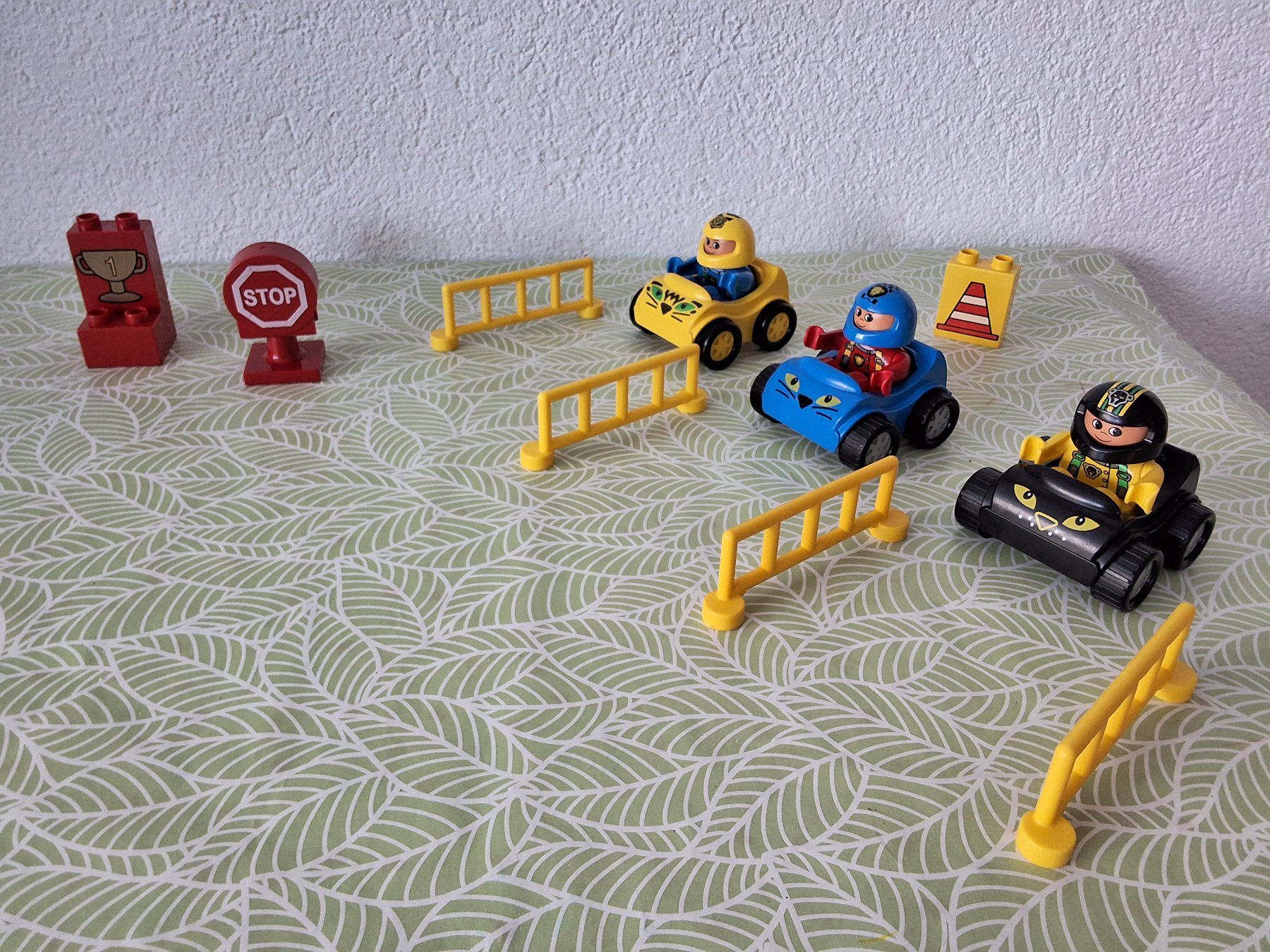 Lego Giocattoli: Lego Duplo Rennfahrer Trio – Usato da Liebefeld venduto da moony4blue