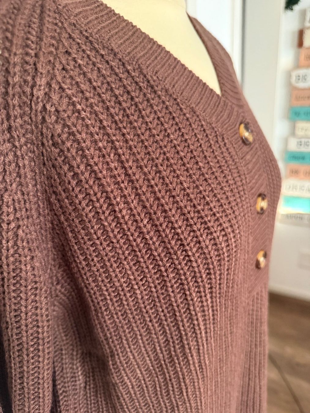 Pullover & Sweatshirts: Strickpullover lang ungetragen braun Grösse 44 – Neu (gemäss Beschreibung) aus Wolfwil von Piccola87 1