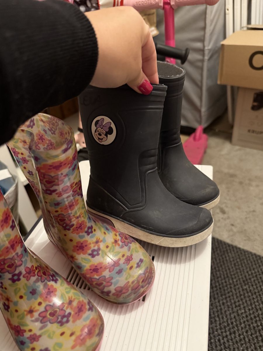 Scarpe per ragazze: 2x Gummistiefel Gr. 25 – Usato da Rotkreuz venduto da Bikiii87 2
