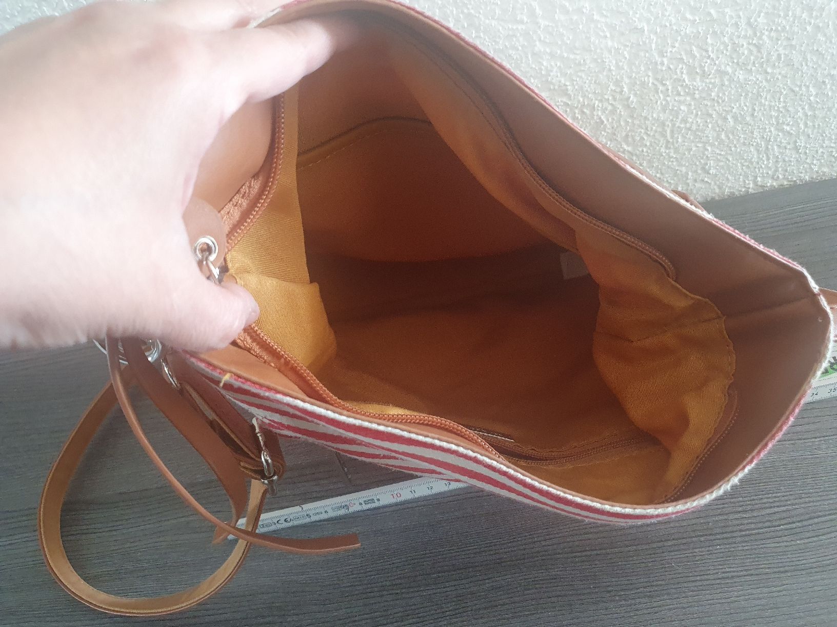 Taschen für Damen: Süsse Handtasche gestreift rot/weiss – Gebraucht aus Erlinsbach von conc7 2