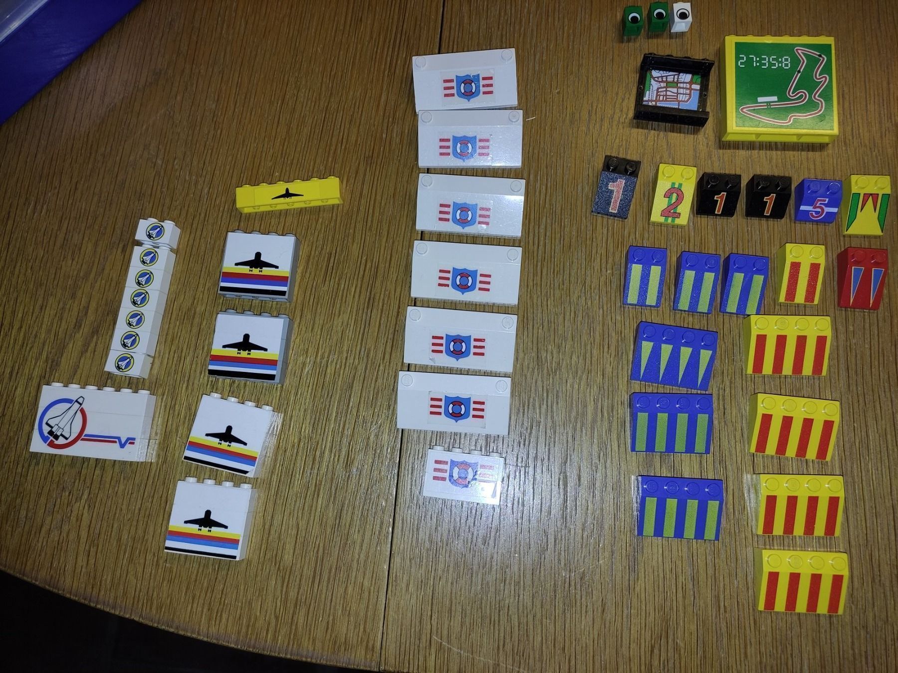 Lego Kit di costruzioni: Lego : printed bricks, slope – Usato da Montricher venduto da Babou72